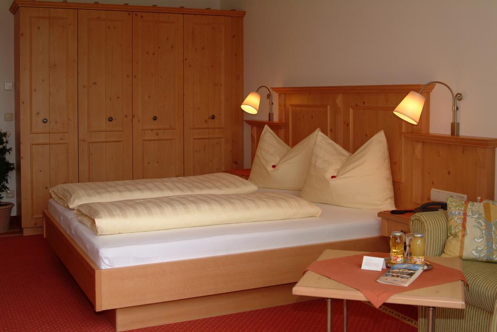 Hotel Goldener Stern อับเทเนา ภายนอก รูปภาพ