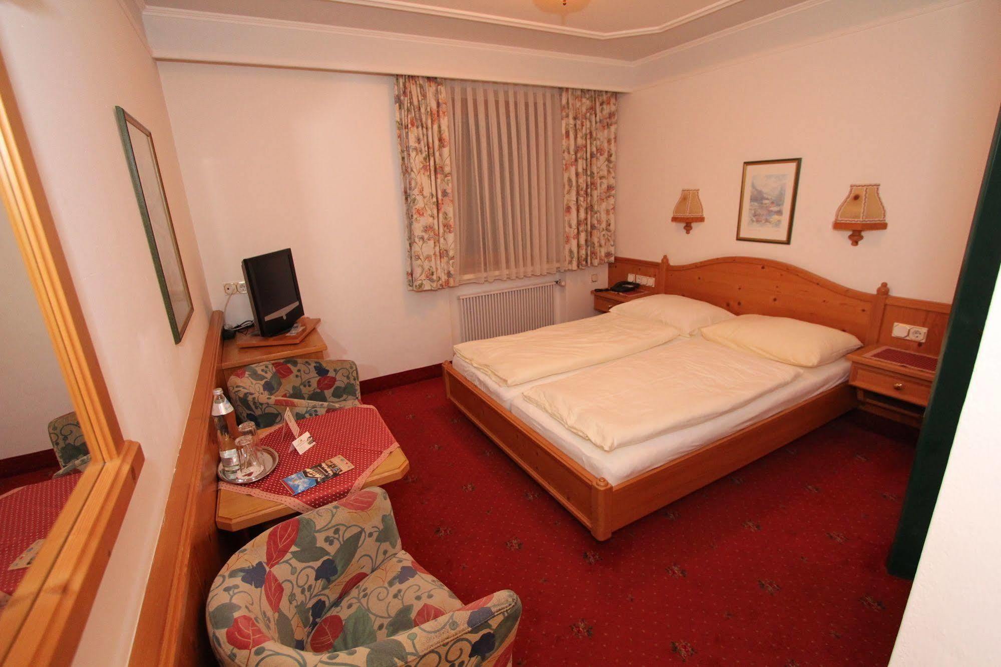 Hotel Goldener Stern อับเทเนา ภายนอก รูปภาพ